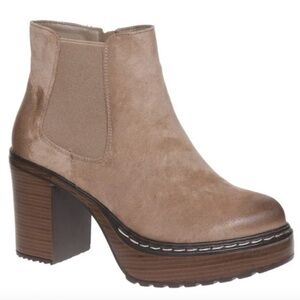 Pierre Dumas Tan Suede Ankle Boots
